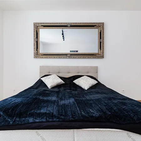 Daire New Town Elegance *